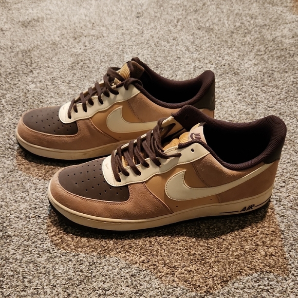 Nike Air Force 1 Men's Sneakers in Brown and Cream - Picture 2 of 6